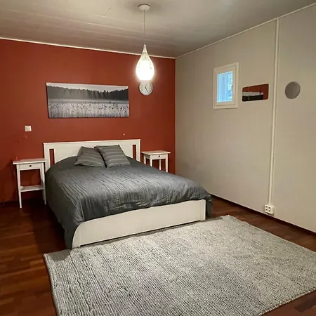 Spacious And Quiet Single-family In 펜션