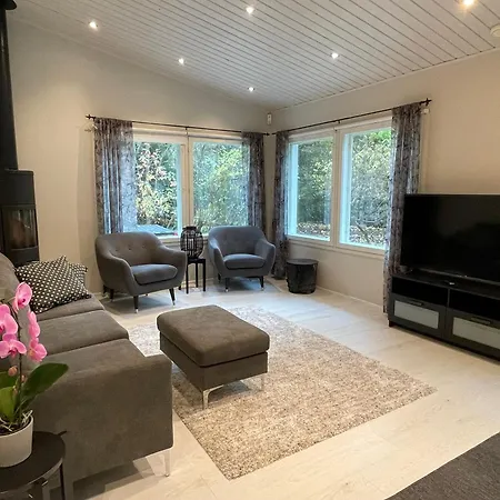 Spacious And Quiet Single-family In * Espoo