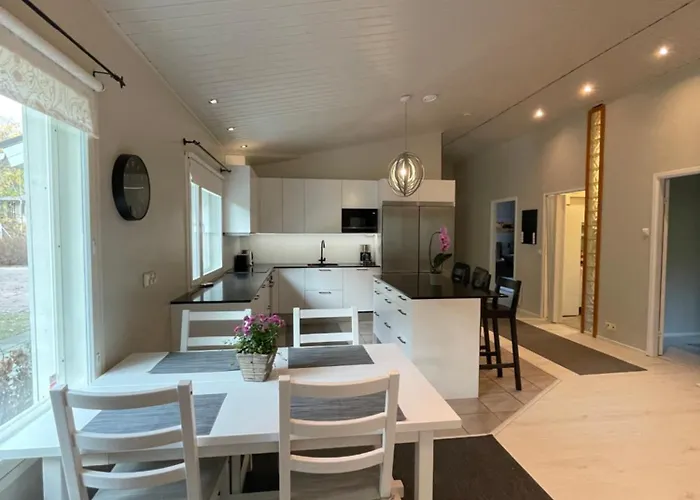 Spacious And Quiet Single-family In Εσπού